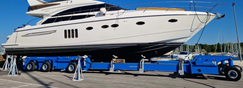 New 100t Self-propelled trailer in Marina Polesana